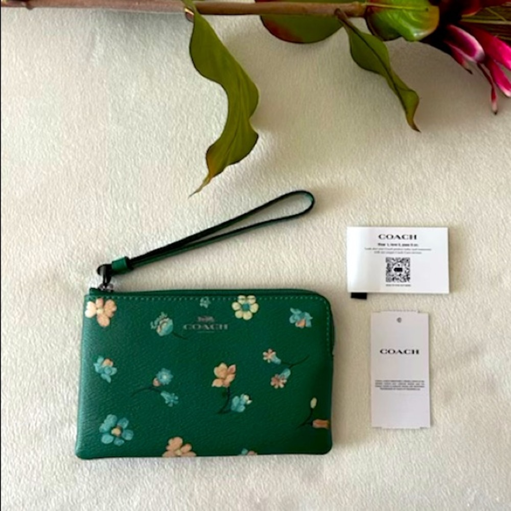 New COACH wristlet